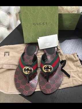 GUCCI KIKA WEB THONG FLAT SANDALS